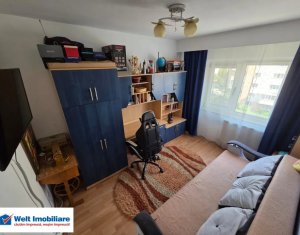 Appartement 3 chambres à vendre dans Cluj-napoca, zone Intre Lacuri