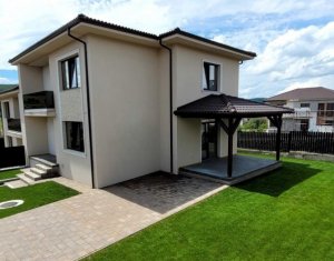 Maison 4 chambres à vendre dans Chinteni