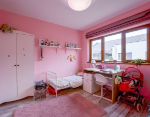 Maison 5 chambres à vendre dans Floresti