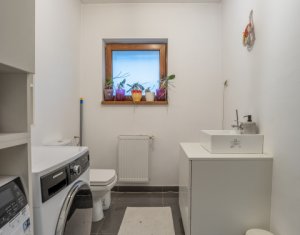 Maison 5 chambres à vendre dans Floresti
