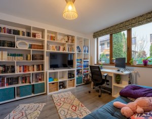 Maison 5 chambres à vendre dans Floresti