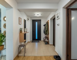 Maison 5 chambres à vendre dans Floresti