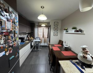 Appartement 3 chambres à vendre dans Cluj-napoca, zone Intre Lacuri