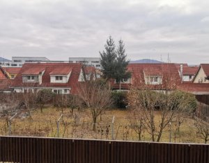 Maison 5 chambres à vendre dans Floresti