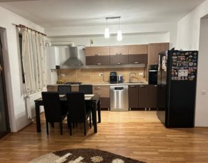 Maison 5 chambres à vendre dans Floresti