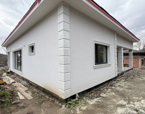 Maison 4 chambres à vendre dans Popesti, zone Centru
