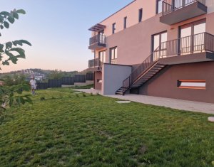 Vila in duplex, intr-o zona linistita, D+P+E, Dezmir