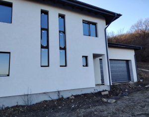Dezmir, casa individuala, 3 dormitoare, 3 bai, garaj, 500 mp teren
