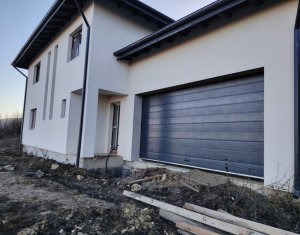 Dezmir, casa individuala, 3 dormitoare, 3 bai, garaj, 500 mp teren