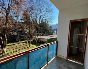Appartement 3 chambres à louer dans Cluj-napoca, zone Plopilor