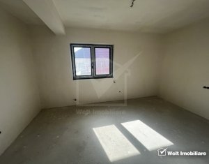 Maison 12 chambres à vendre dans Campenesti, zone Centru