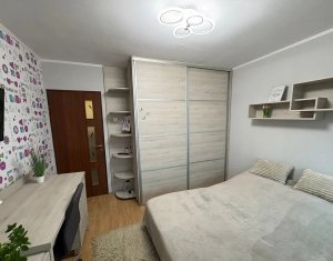 Appartement 3 chambres à louer dans Cluj-napoca, zone Intre Lacuri