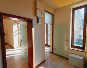 Appartement 3 chambres à louer dans Cluj-napoca, zone Centru