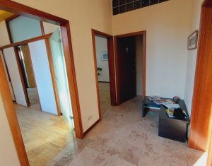Appartement 3 chambres à louer dans Cluj-napoca, zone Centru