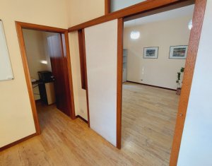 Appartement 3 chambres à louer dans Cluj-napoca, zone Centru