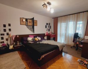 Appartement 3 chambres à vendre dans Cluj-napoca, zone Intre Lacuri
