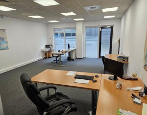 Bureau à louer, 66m2 dans Cluj-napoca