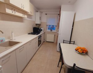 Appartement 4 chambres à vendre dans Cluj-napoca, zone Manastur