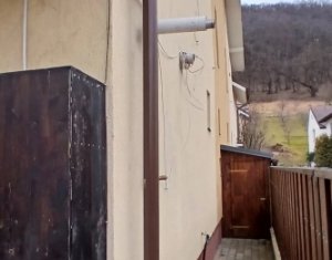 Maison 4 chambres à vendre dans Floresti