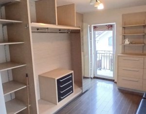 Maison 4 chambres à vendre dans Floresti