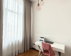 Appartement 4 chambres à vendre dans Cluj-napoca, zone Centru