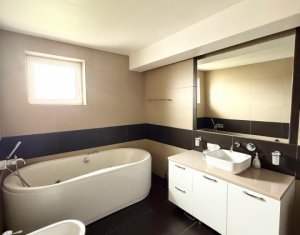 Appartement 4 chambres à vendre dans Cluj-napoca, zone Centru