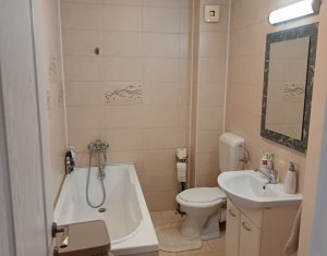 Apartament 3 camere , etaj intermediar, parcare, Floresti , zona Terra
