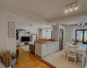 Apartament lux de 4 camere, zona The Office