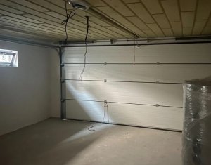 Maison 4 chambres à vendre dans Cluj-napoca, zone Andrei Muresanu