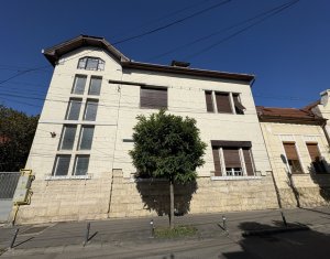 Appartement 5 chambres à vendre dans Cluj-napoca, zone Centru