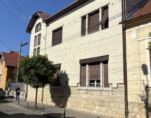 Appartement 5 chambres à vendre dans Cluj-napoca, zone Centru