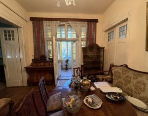 Appartement 5 chambres à vendre dans Cluj-napoca, zone Centru