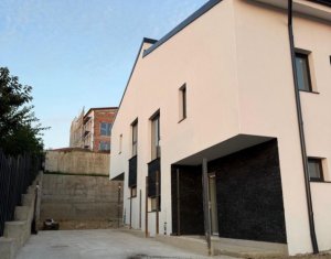 Casa cuplata in Dezmir zona centrala