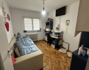 Appartement 4 chambres à vendre dans Cluj-napoca, zone Marasti
