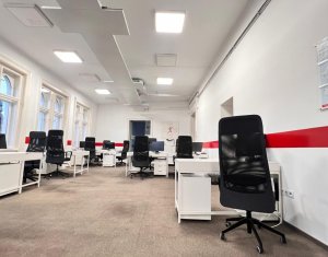 Bureau à louer, 45m2 dans Cluj-napoca, zone Centru