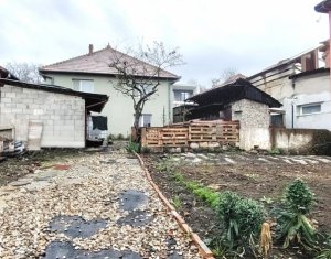Casa cu posibilitate de reconversie, front la doua strazi - Dambu Rotund