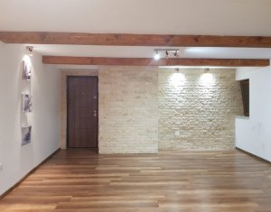 Bureau à louer, 32m2 dans Cluj-napoca, zone Centru