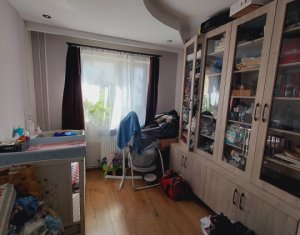 Appartement 4 chambres à vendre dans Cluj-napoca, zone Manastur