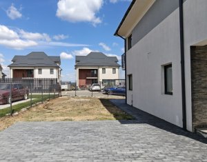 Casă individuală de vânzare în Dezmir, teren 741 mp
