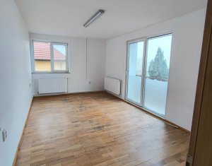 Bureau à louer, 400m2 dans Cluj-napoca, zone Andrei Muresanu