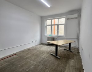 Bureau à louer, 37m2 dans Cluj-napoca