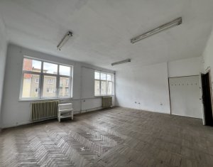 Bureau à louer dans Cluj-napoca, zone Centru