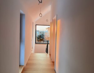 Maison 4 chambres à vendre dans Chinteni
