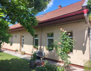 Casa calcan, cart Gheorgheni, 5 camere, 2 bai, garaj, anexe, curte