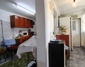 Casa calcan cu gradina mare in Inima cartierului Intre Lacuri - Cluj-Napoca