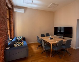 Bureau à louer, 150m2 dans Cluj-napoca, zone Centru