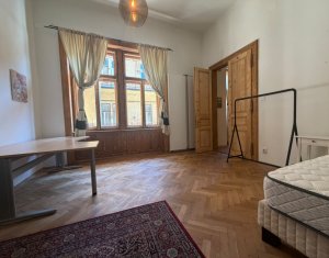 Apartament 2 camere, situat în zona centrală