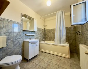 Maison 6 chambres à vendre dans Cluj-napoca, zone Intre Lacuri