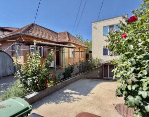 Maison 6 chambres à vendre dans Cluj-napoca, zone Intre Lacuri