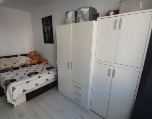Apartment 3 rooms for sale in Floresti